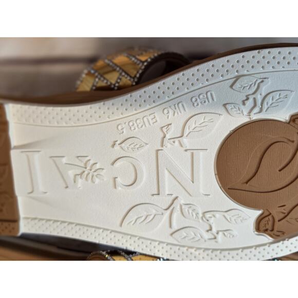 NCAI Flat Sandals Rhinestone Tan Gold - Picture 4 of 4
